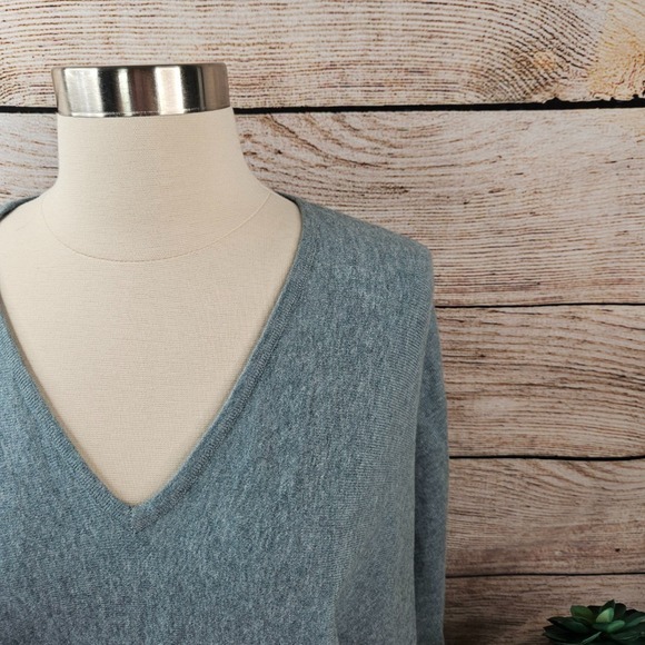 J. Jill V-Neck Pullover Sweater Lightweight Knit XS Petite - Picture 2 of 8